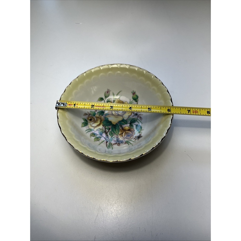 Vintage Wheelock Trade I Mark Bowl Yellow Roses, Gold Trim - Picture 5 of 5
